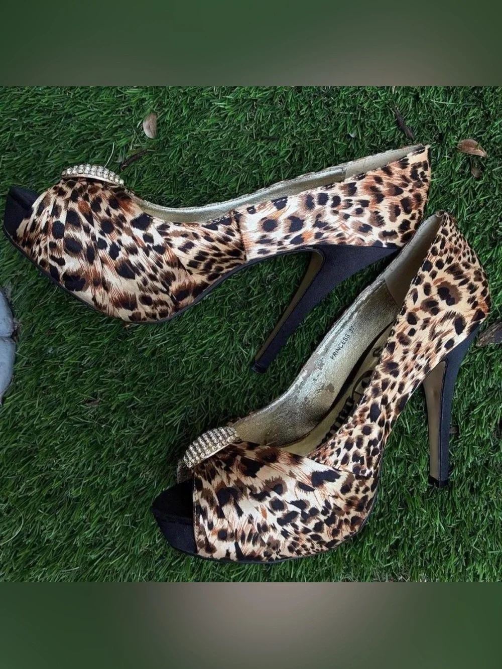 Lady Couture leopard print  peak-a-boo toe high heels Size 7.5 W